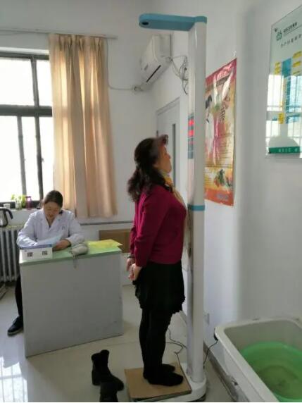 医院测量身高体重的仪器今日看点医院测量身高为什么不用脱鞋子测量？